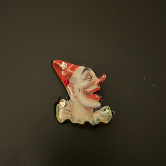 NEW VINTAGE DESIGNS FROM THE DEEP CLOWN BROOCH - Picture 1 of 6